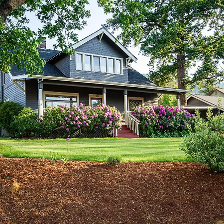 Oak Hill Bed & Breakfast-2