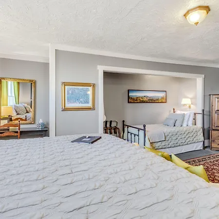 Oak Hill Bed & Breakfast-3